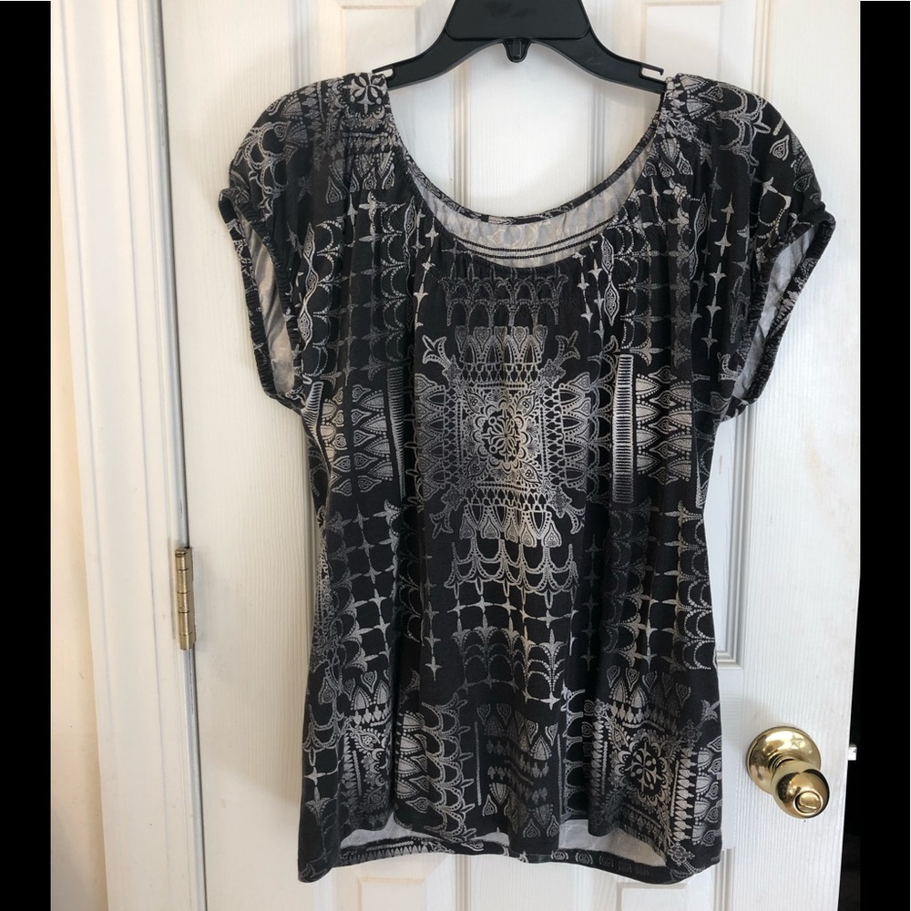 Black, white, and grey Short Sleeve Shirt